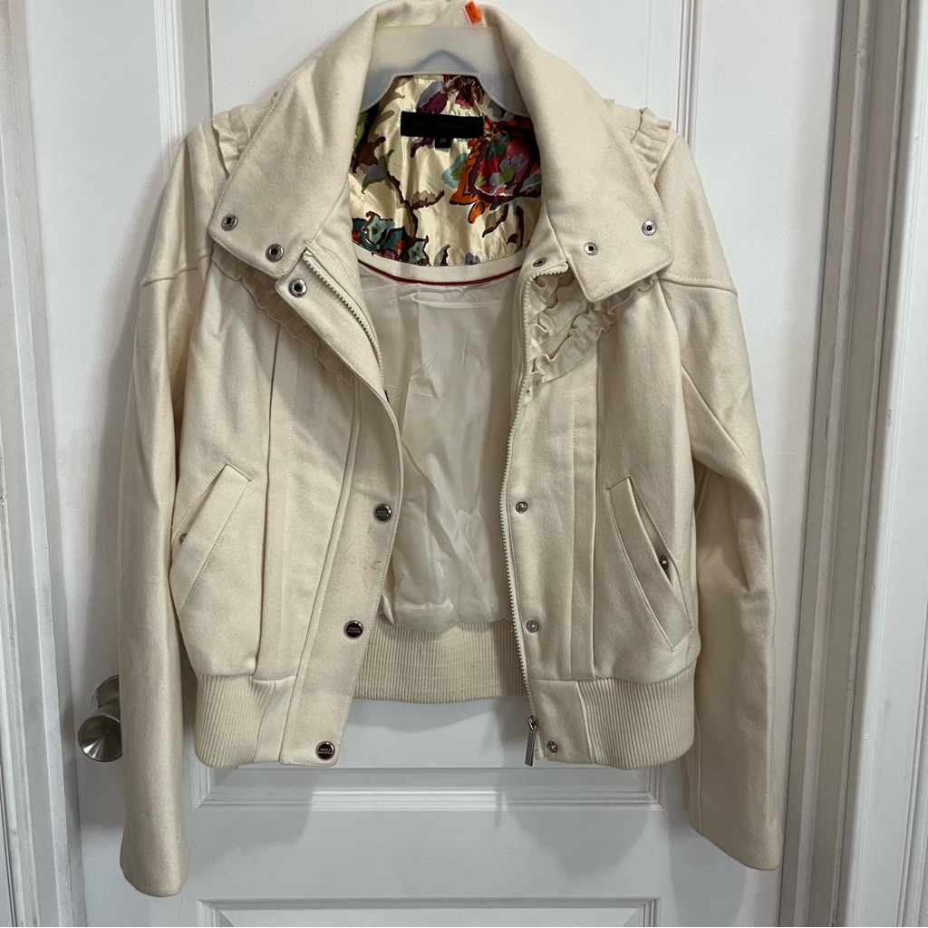 Steve Madden Ivory Ruffle Trim Jacket Size Medium